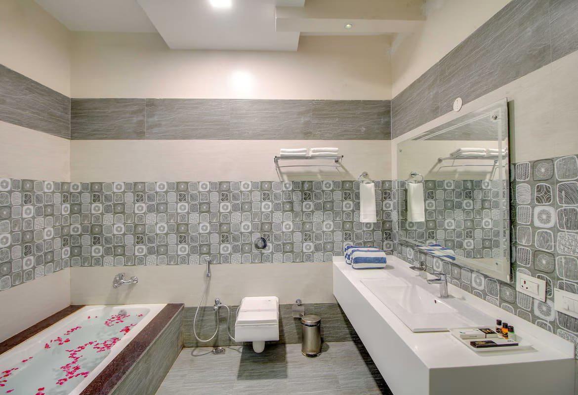 Maulik Mansion Resort, Jim Corbett